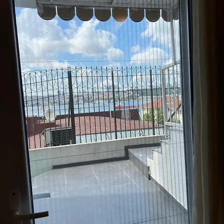 Bosphorus View 2+1 Flat In Uskudar Pasalimani 伊斯坦布尔